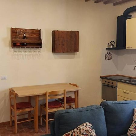 Piccolo Appartamento Monticiano Esterno foto