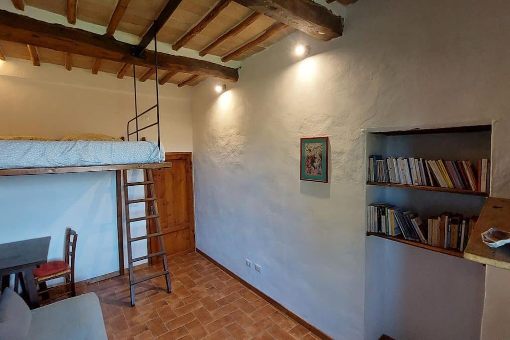 Piccolo Appartamento Monticiano Esterno foto